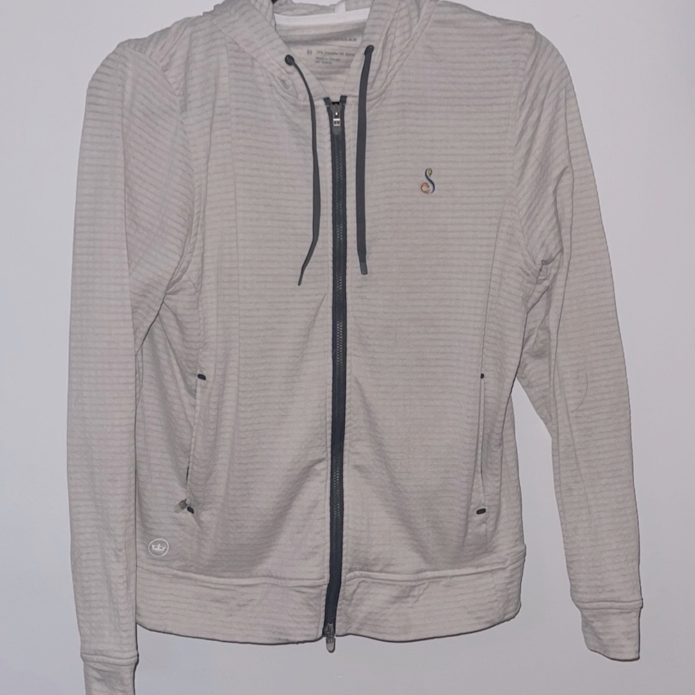 Peter Millar women’s size medium.